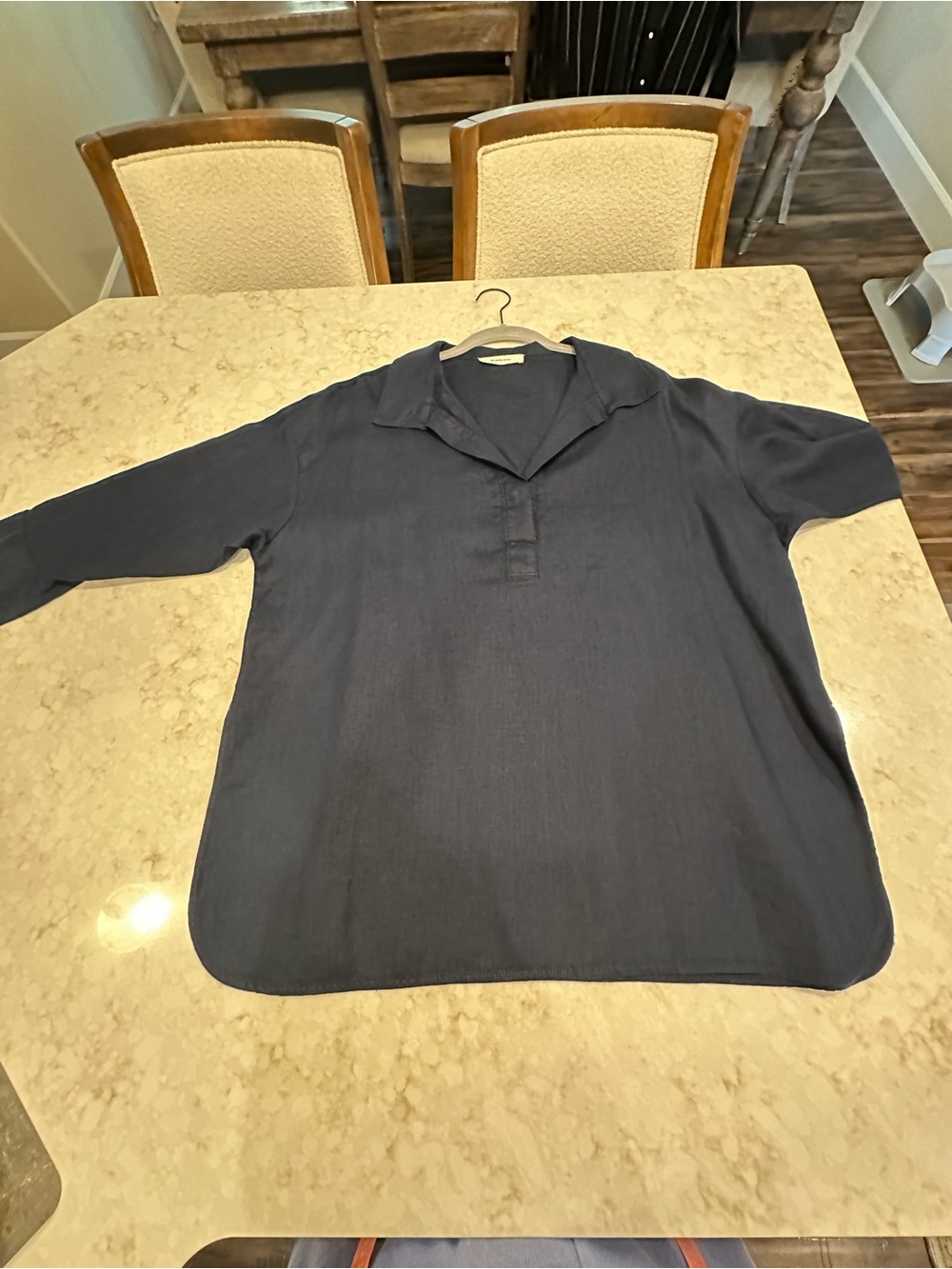 Everlane navy linen top - Picture 4 of 10